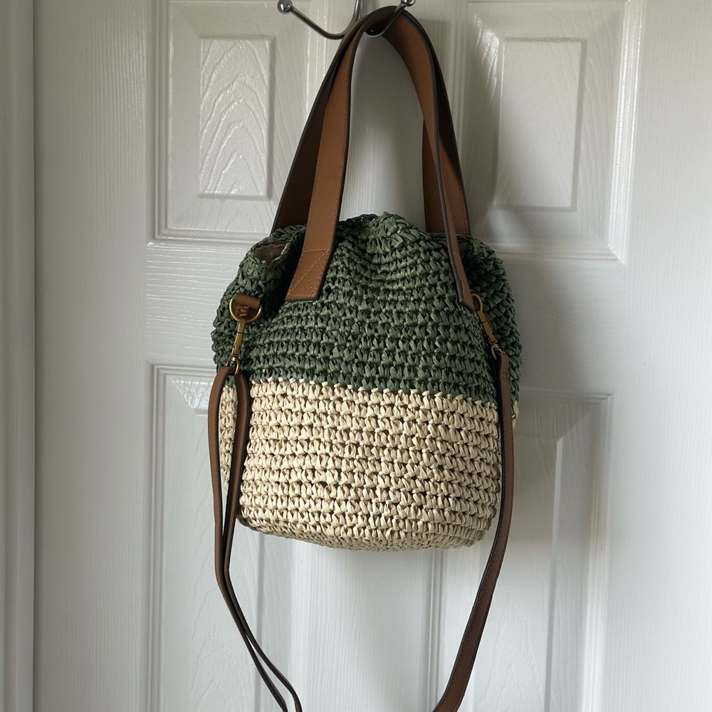 Woven Two-Tone Shoulder Bag in Green and Cream